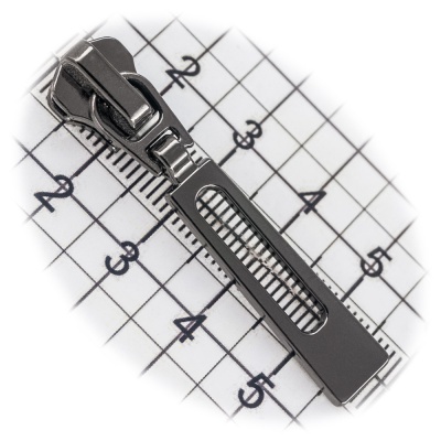 Бегунок №04, для металлической молнии, декоративный, блэк никель, цена 61 руб