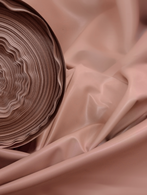 Кожзам-стрейч XF-009 (розовая пудра), шир. 1.4м,  пл.215 гр/м2, цена 514.50 руб