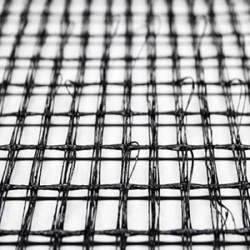 Геосетка Fortrac 3D-30, черная, ширина 4.5 м